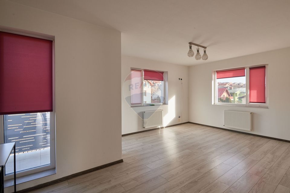 Casa / Vila cu 7 camere de vanzare in Chinteni