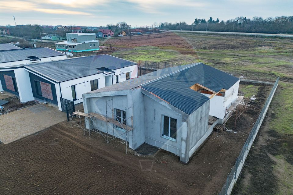 4 room House / Villa for sale