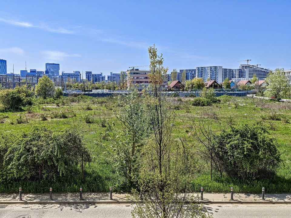 Apartament cu centrală și parcare de închiriat în Cortina North