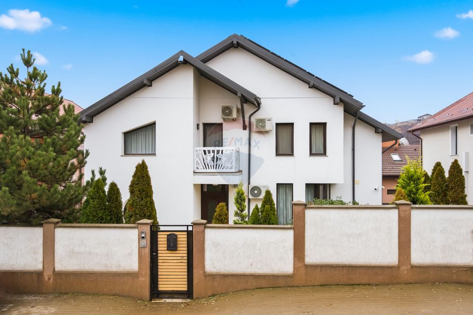 Vila de Lux de Vânzare, 280mp util - Str. Cortez - Hlincea Iasi