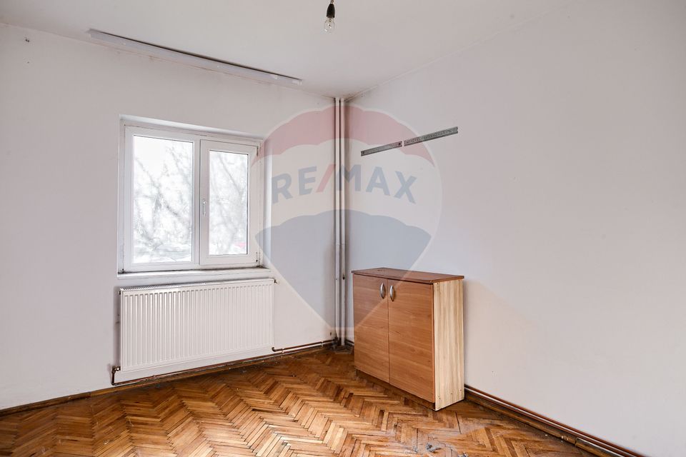 Apartament 3 camere de vânzare parter, pe Calea Aurel Vlaicu