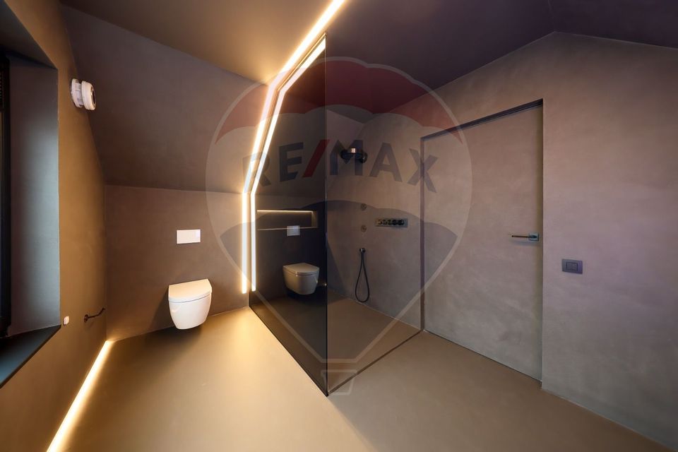 Casă modernă cu arhitectură minimalistă și confort inteligent Brasov