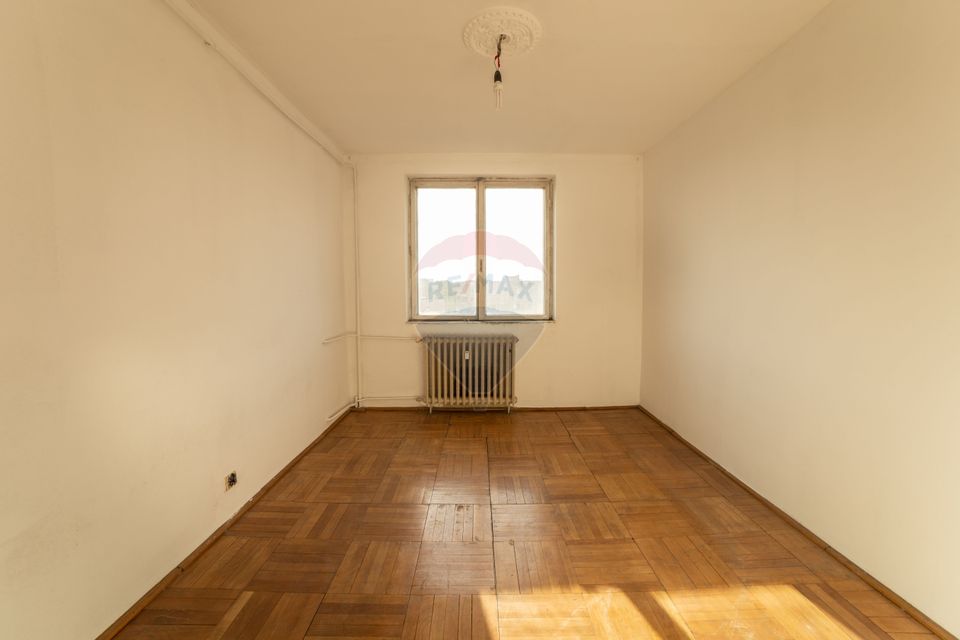 De vânzare apartament 3 camere, zona Consiliul Județean Arad