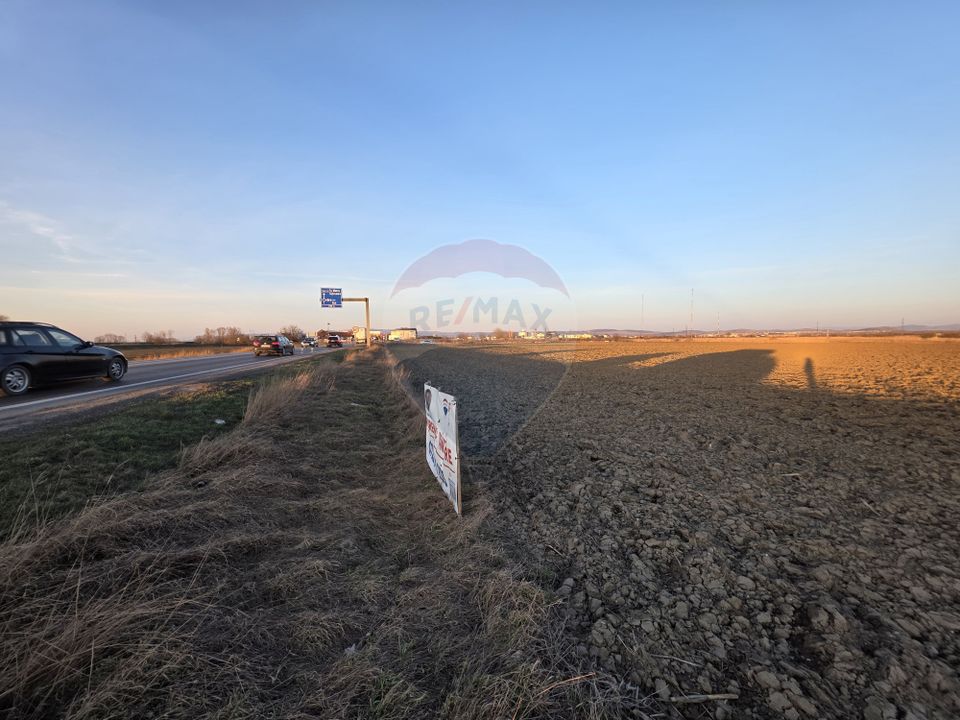 Teren intravilan, 30000 mp, zona Hanul din Ardeal