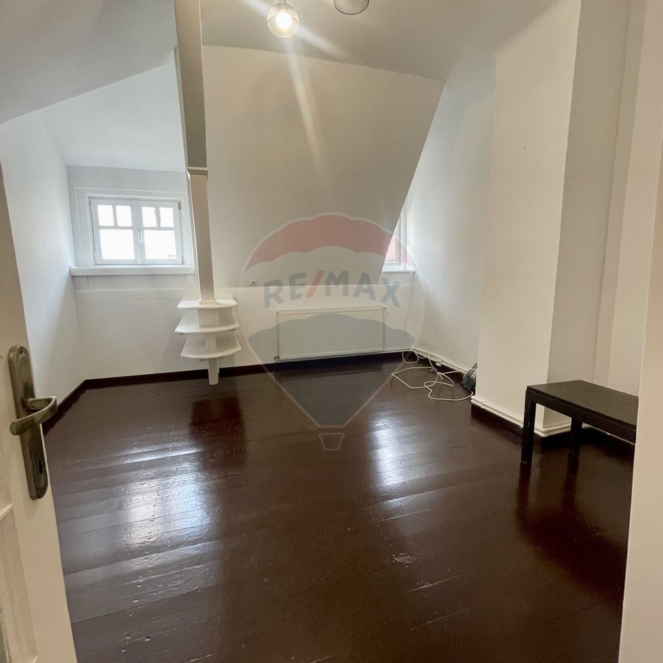 Apartament (in vila) de închiriat în zona Capitale