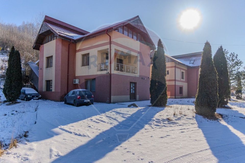Activ Hotelier SubEvaluat | 18.000 mp construiti | 3 ha teren | BRASOV