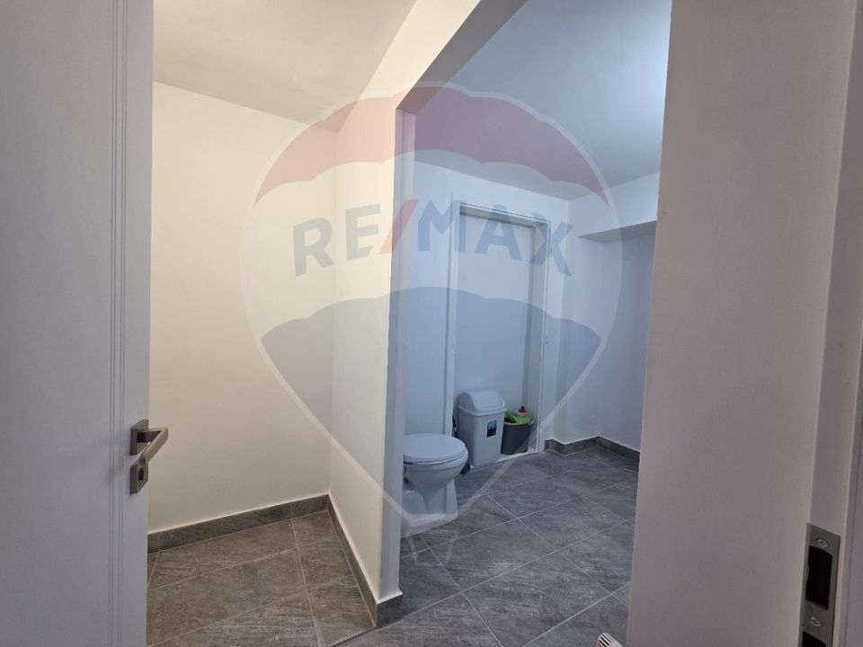 80sq.m Commercial Space for rent, Ultracentral area