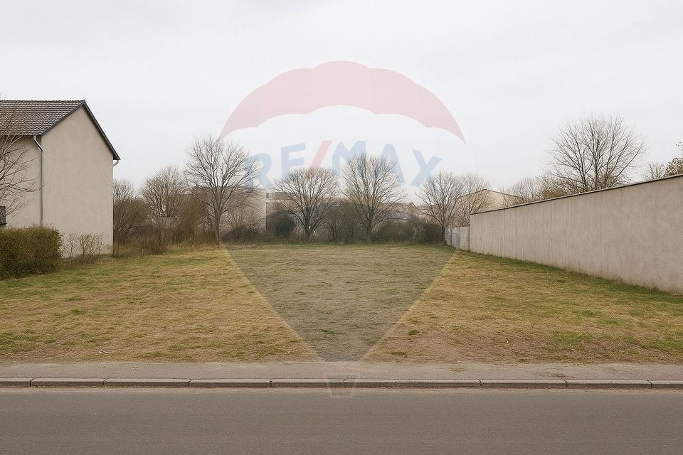 DE VÂNZARE – TEREN 501 MP