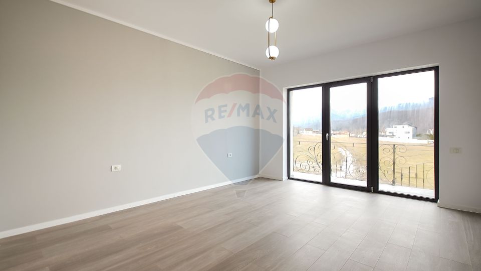 Casă modernă Bunloc, vedere Bucegi, 186 mp, comision 0