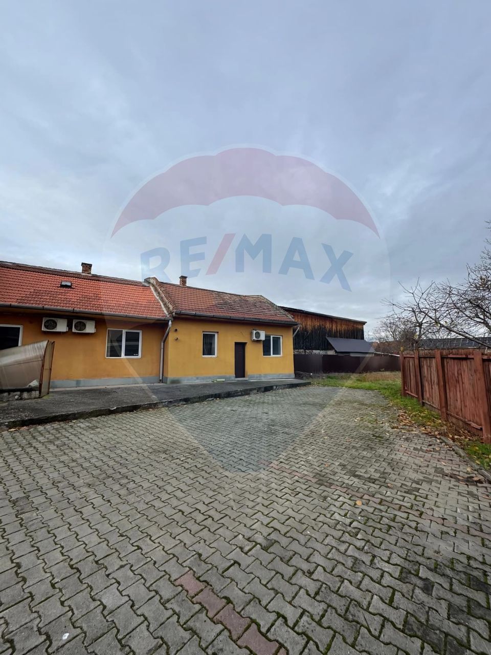 Casă  cu 5 camere de închiriat în zona Marasti, Piața 1 Mai