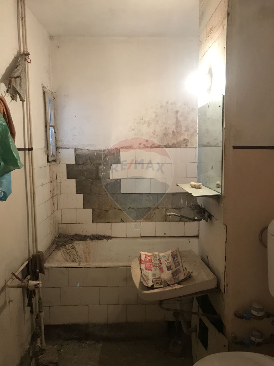 Apartament de vânzare 2 camere decomandat, zona Lebăda