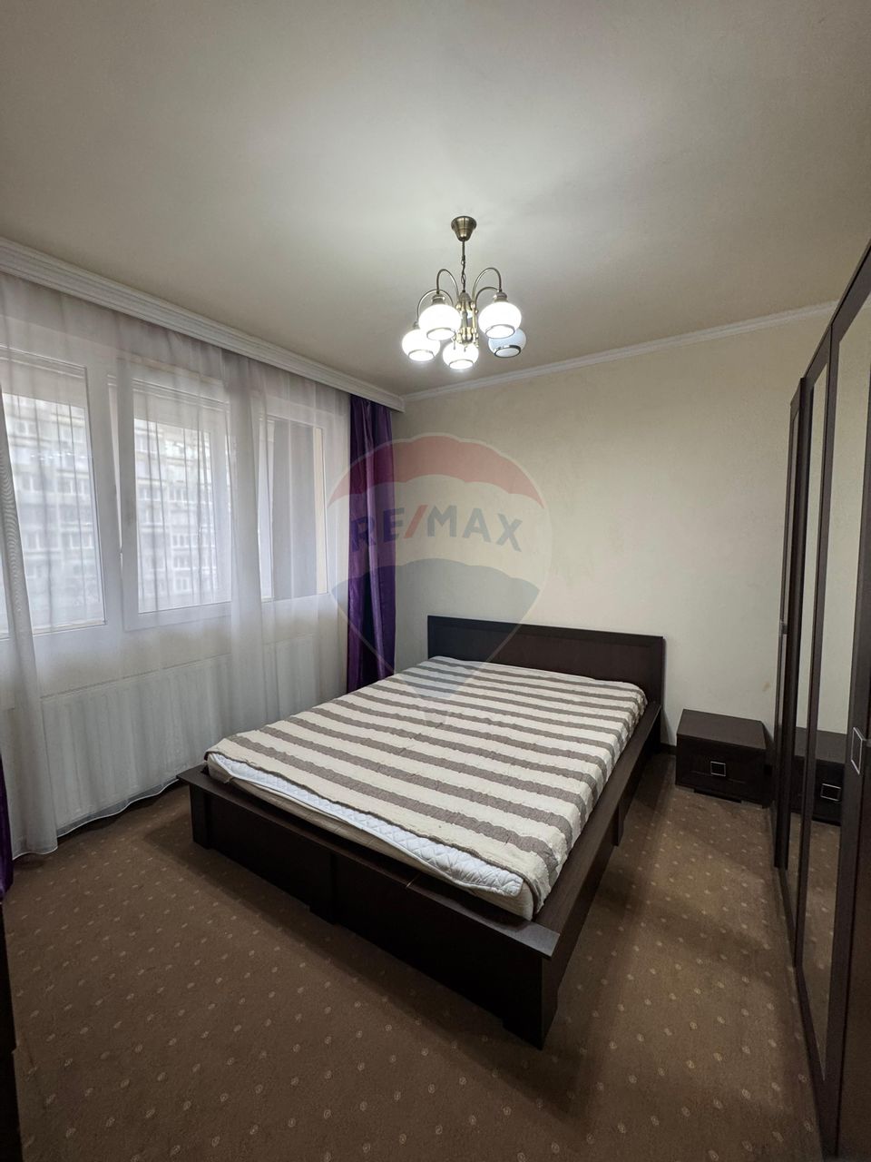 Apartament cu 3 camere de închiriat în zona Garii