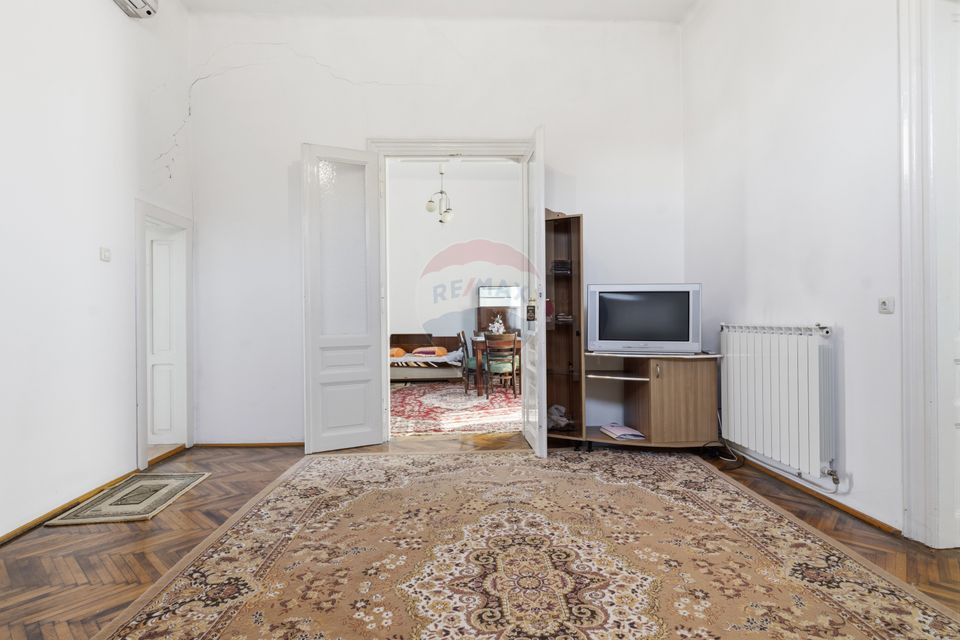 4 room Apartment for sale, Central area