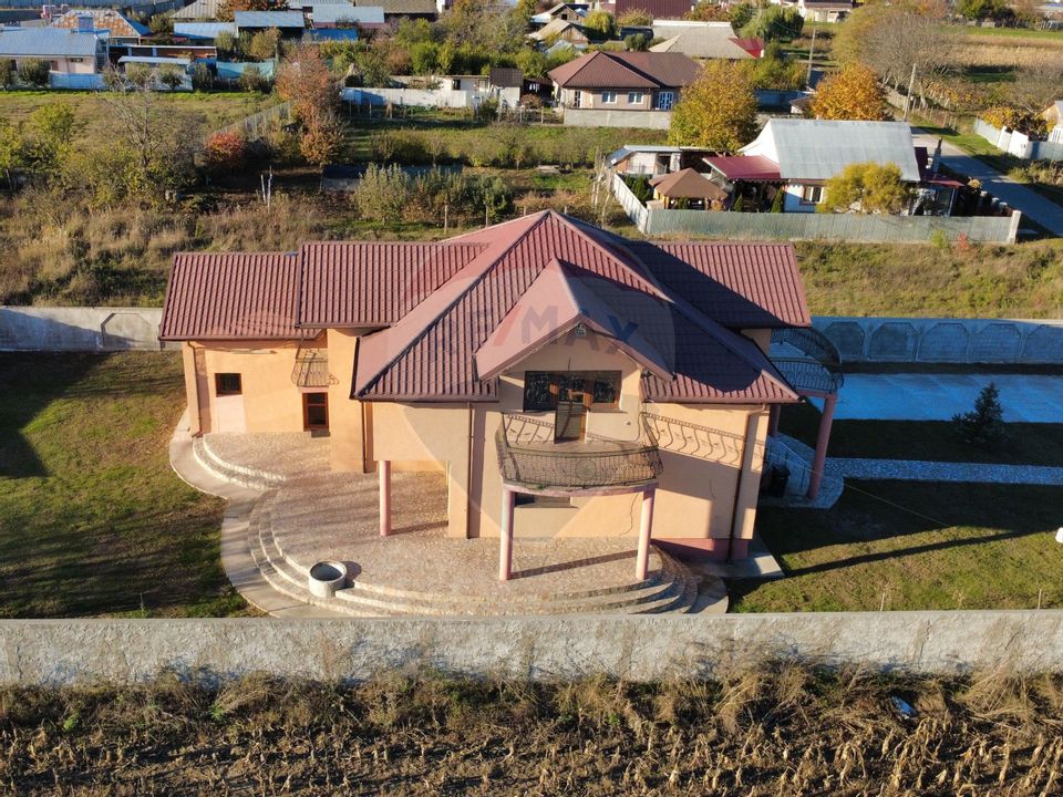 5 room House / Villa for sale