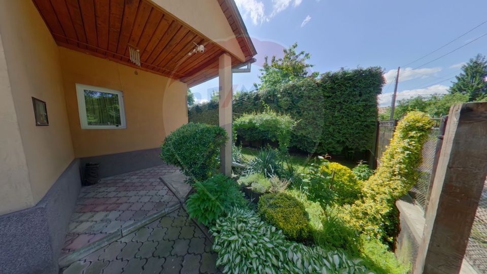 5 room House / Villa for sale, Est area