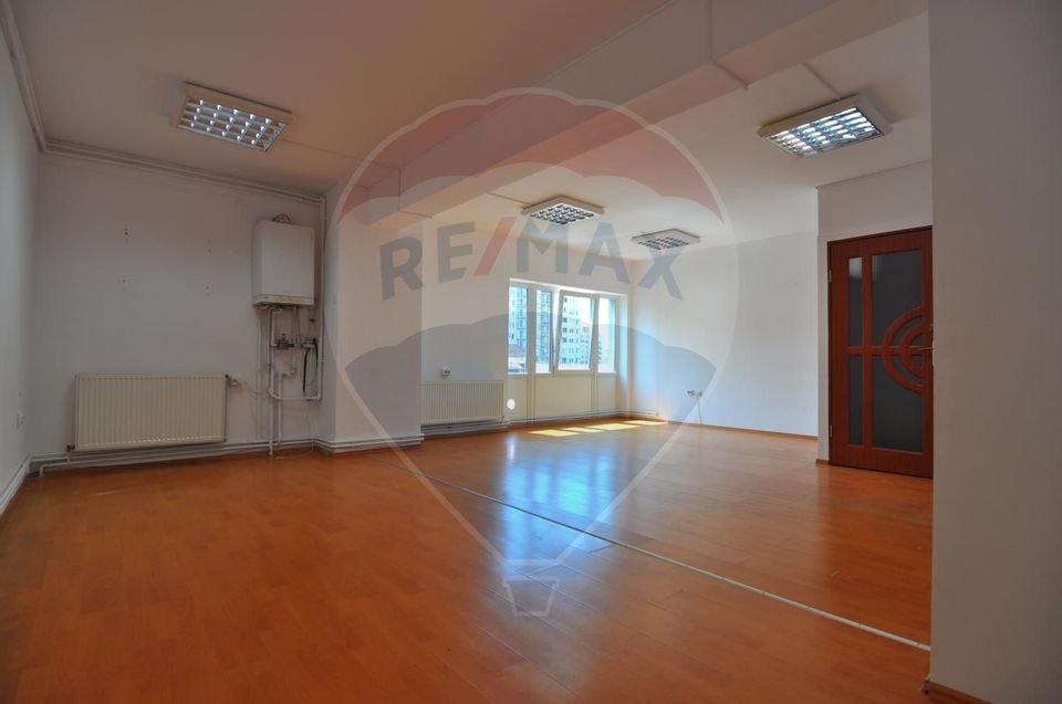 35sq.m Office Space for rent, Central area