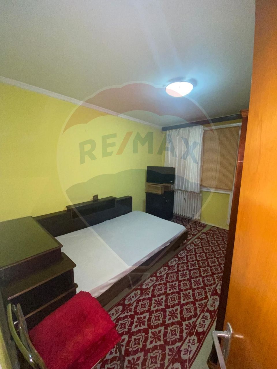 Apartament cu 3 camere de închiriat în zona Rahova