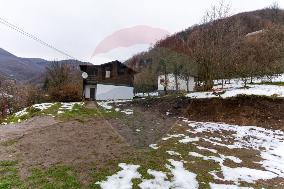 Casă de vanzare,Sacaramb jud. Hunedoara