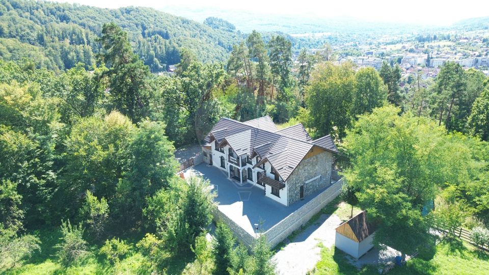 11 room Hotel / Pension for sale, Central area