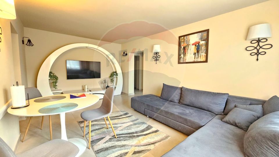 Inchiriez apartament modern cu 4 camere în zona Parcul Central