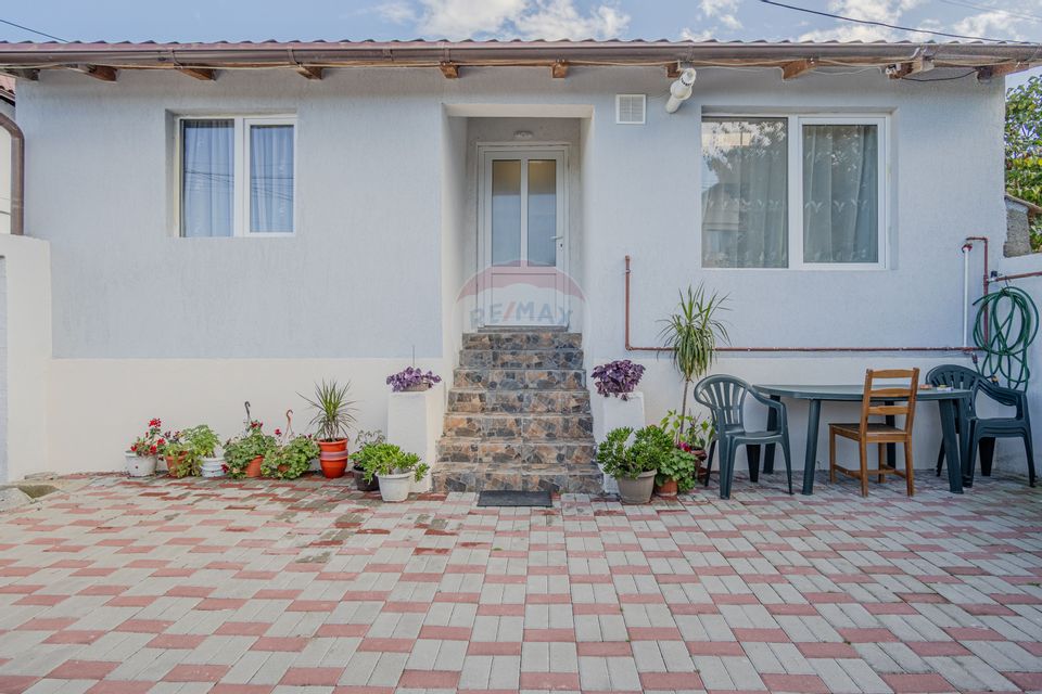 Casă de vacanță| 4 camere | Curte 400mp | Tohanu Nou | Comision 0 |