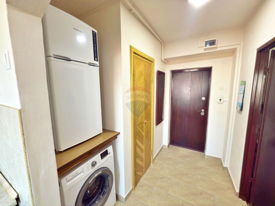 Apartament cu 2 camere de închiriat în zonă Ultracentrală