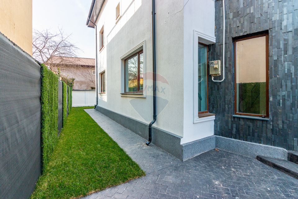 Casă individuala în Aviatiei, adiacent Bulevardul Aerogarii, 4xparcare