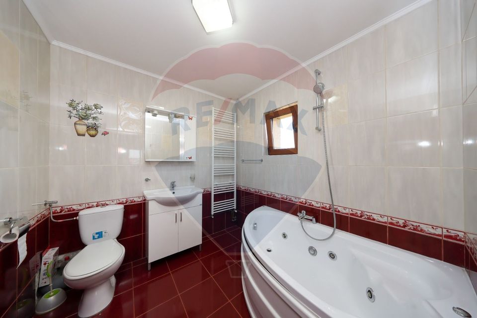 Casă mobiliata si utilata, 2389 mp teren, Sanpetru