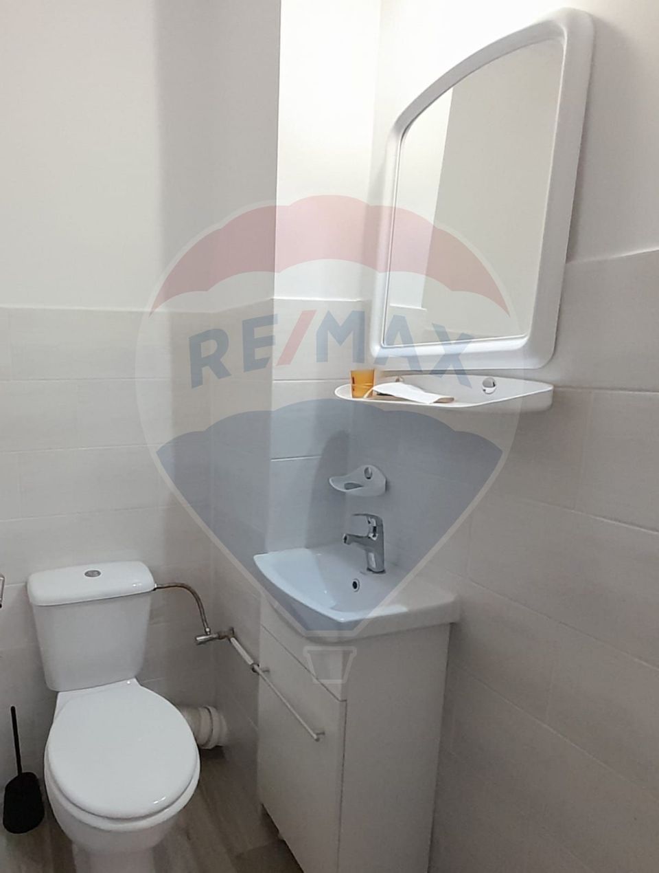 Apartament cu 3 camere de vânzare în zona Narcisa