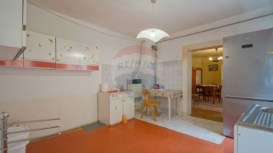 Apartament cu potențial deosebit, pe str. Republicii – Centrul Istoric
