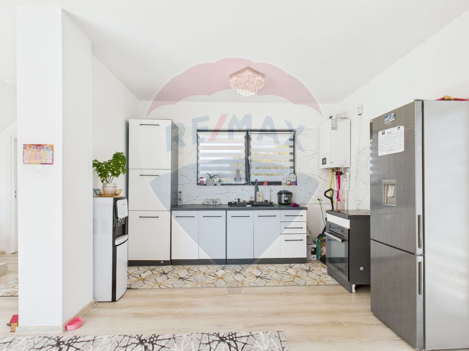 Duplex 85 mp utili, curte 200 mp – vedere la lac și pădure