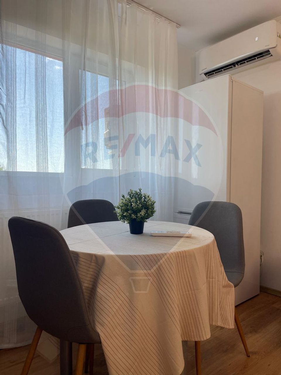 Apartament cu 2 camere de vânzare în zona Lipovei
