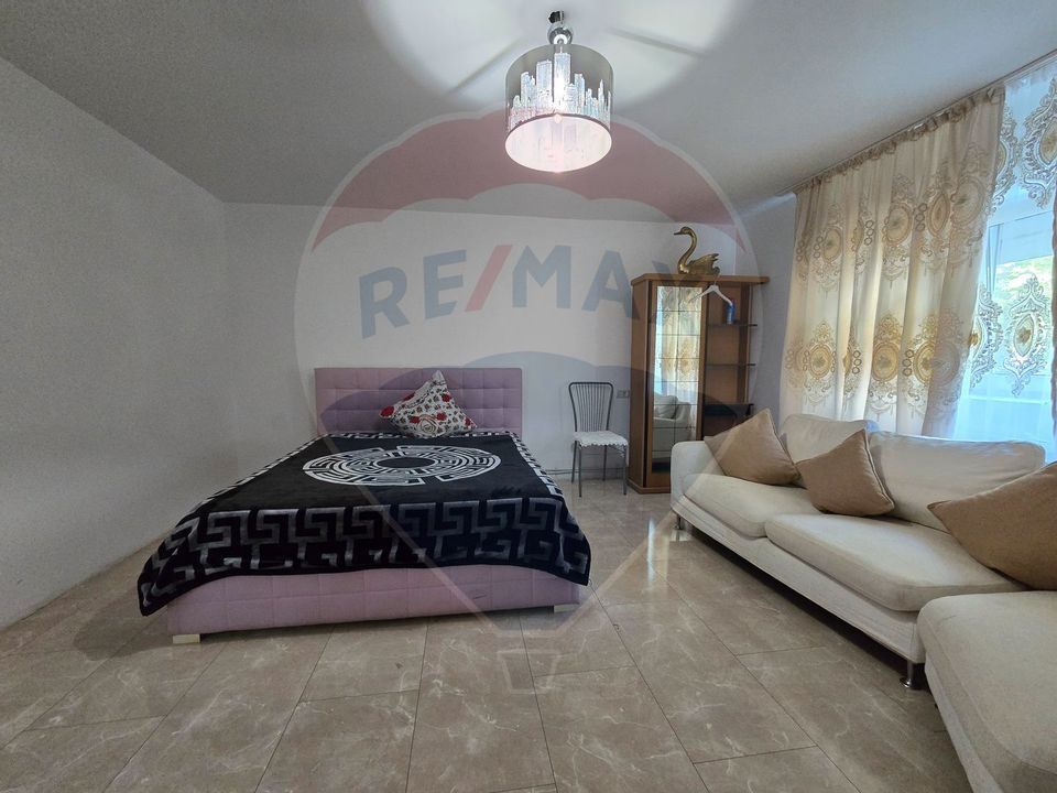 Apartament 3 camere de vânzare la parter, zona Nord - Fiald