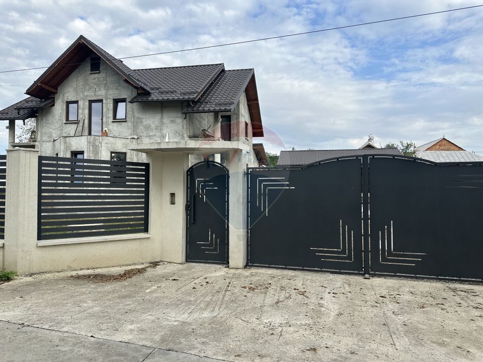 5 room House / Villa for sale