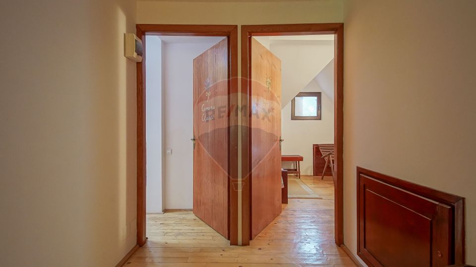 Vila cu potential turistic in Predeal privelisti si liniste montana