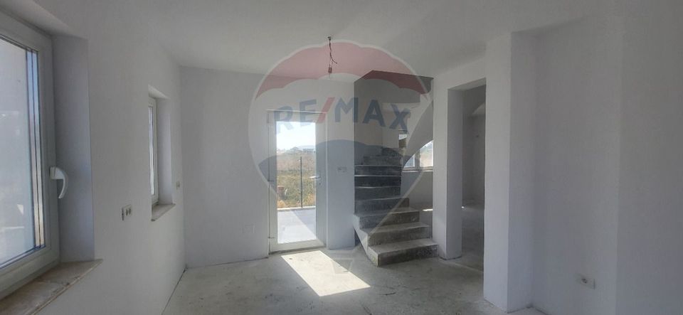 4 room House / Villa for sale