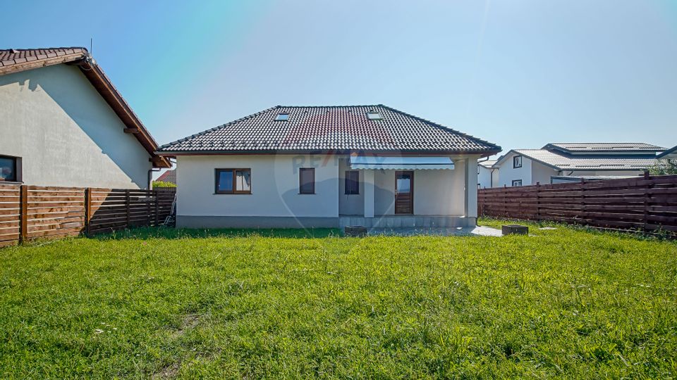 Refugiul tău de lângă Brașov – Casă P+M în cartierul Izvor, Tralungeni