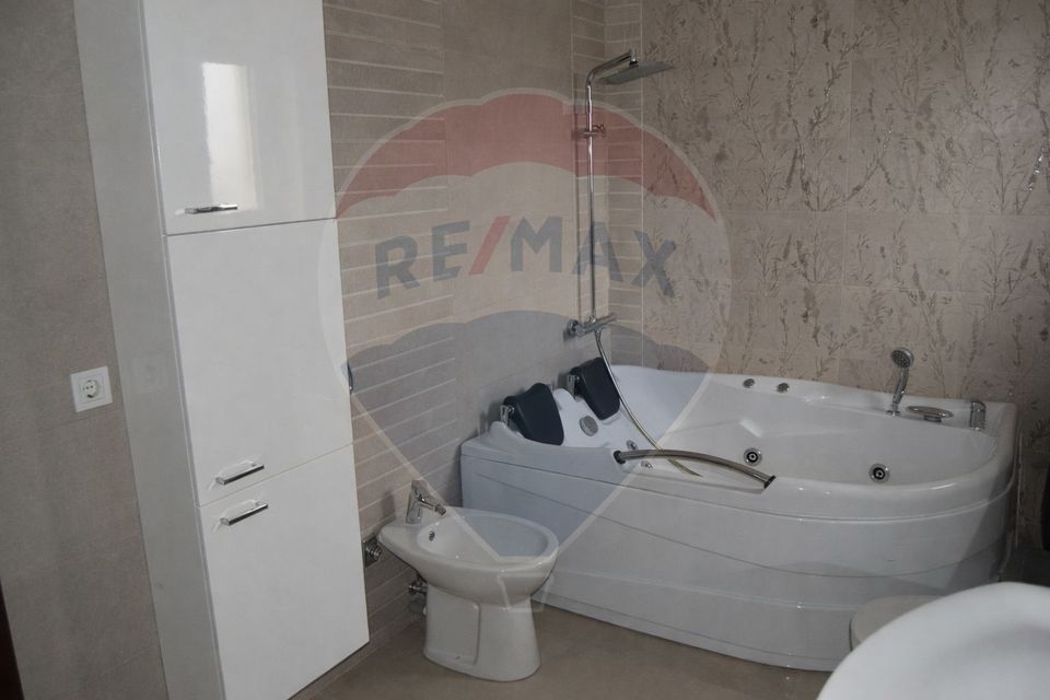 4 room House / Villa for sale, Cetate area