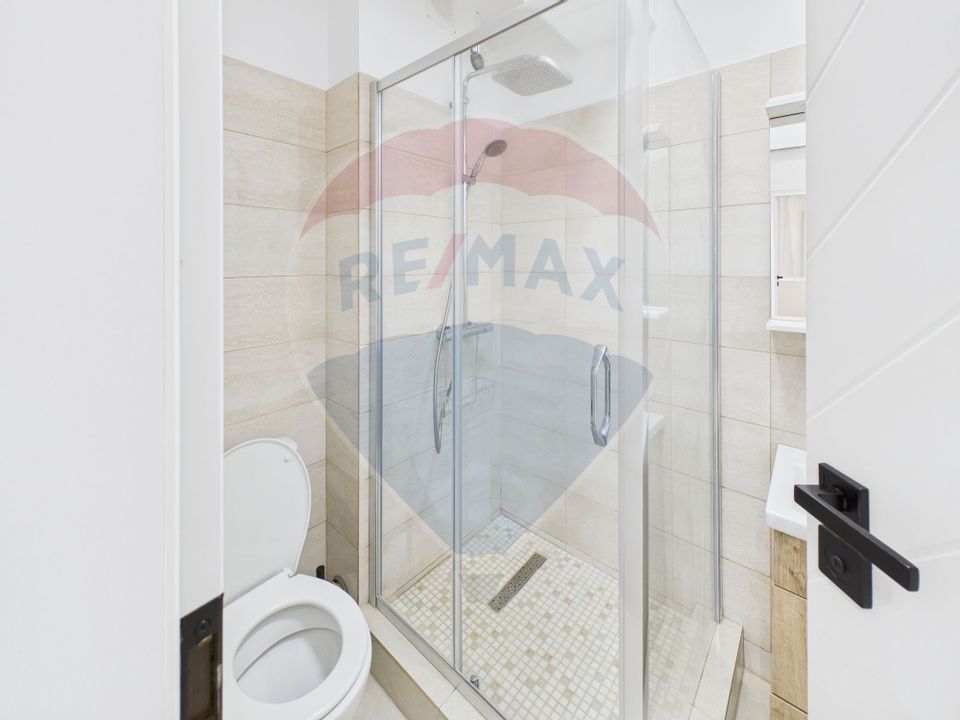 Apartament cu 3 camere de vânzare în zona Lujerului