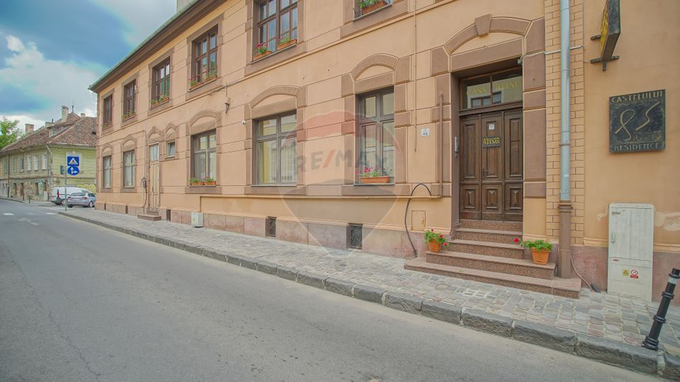 Pensiune cu vechime și prestigiu, Centrul Istoric