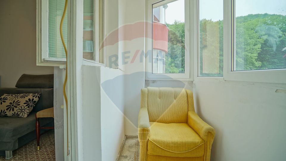 Apartament cu 4 camere de vânzare în zona Racadau