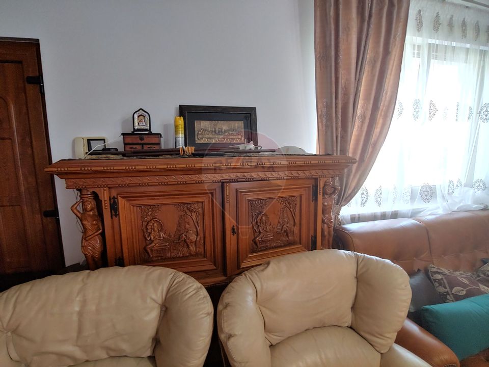 Casă / Vilă de lux cu 5 camere de vânzare în Vadu Moldovei, Suceava