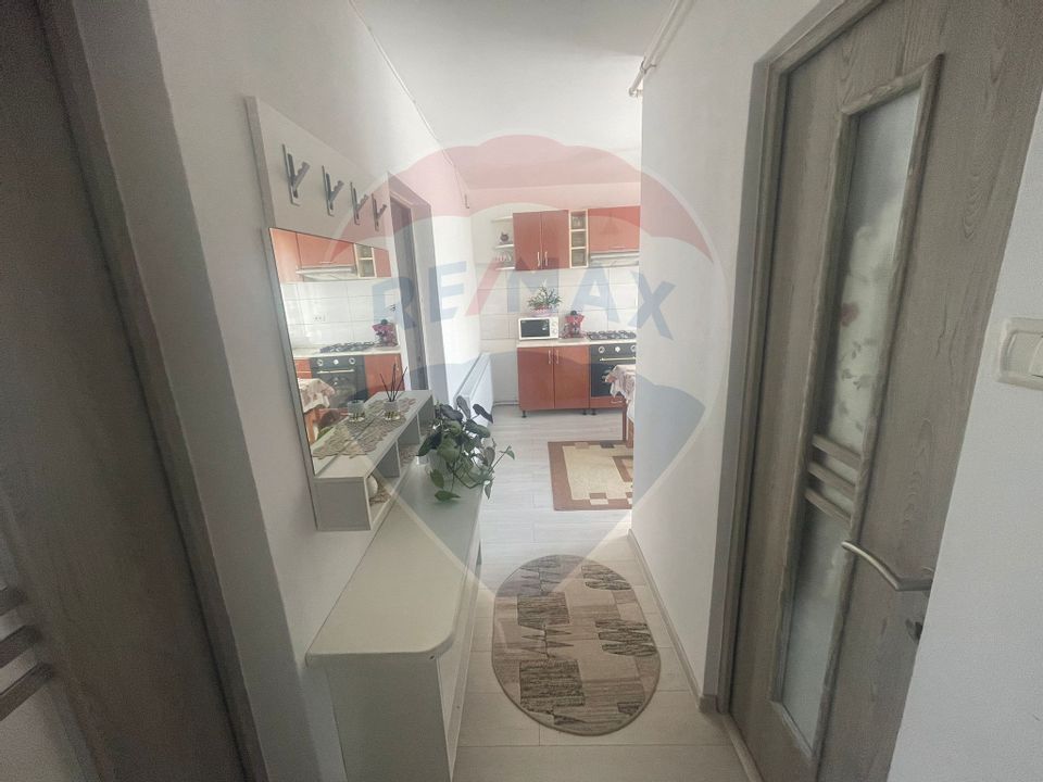 Apartament cu 2 camere  în  Chisineu Cris  zona Central