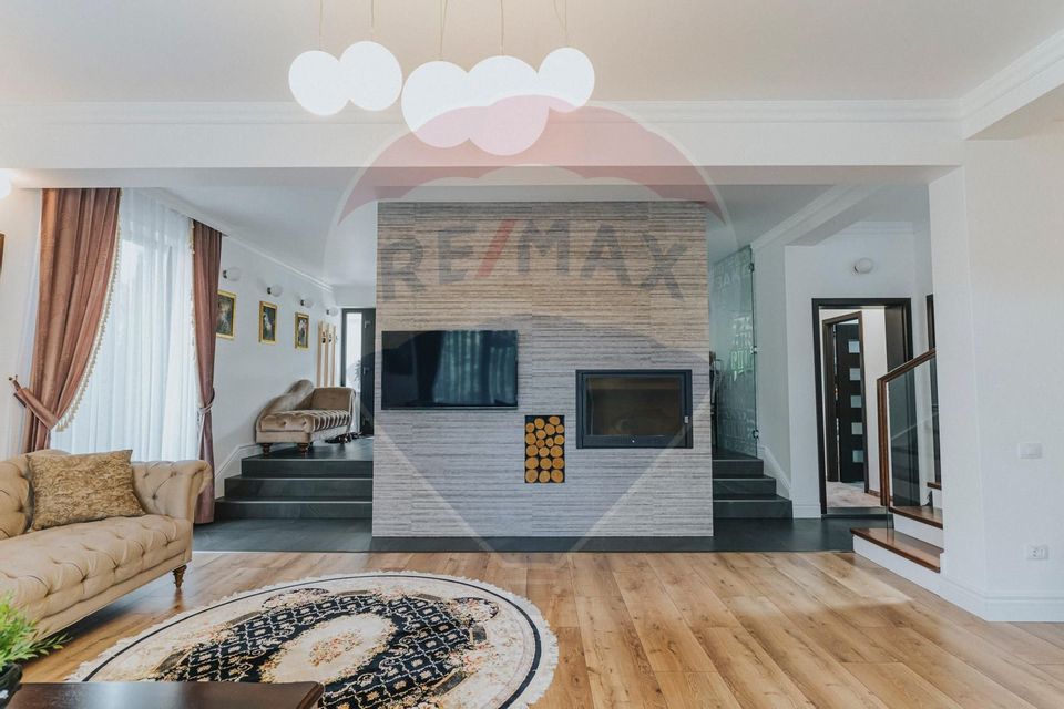 Ready to Move Family Home with Heated Pool – Gheorghe Doja Street, Ora