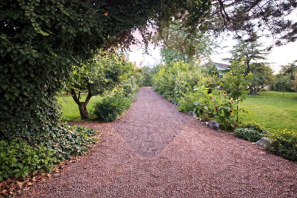 7 room House / Villa for sale, Periferie area