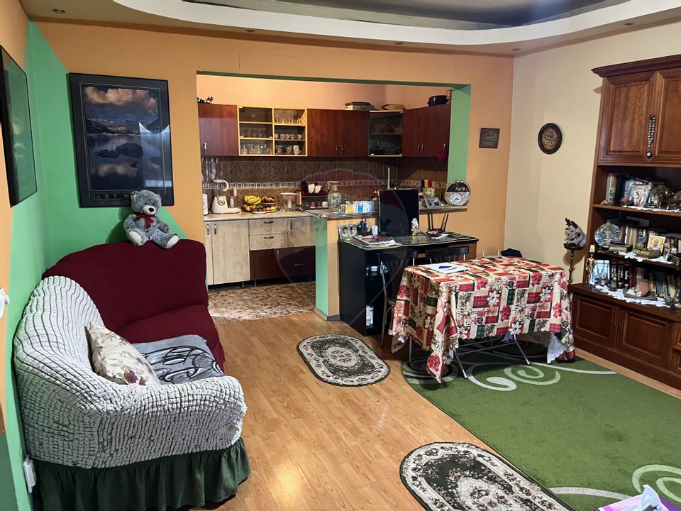 6 room House / Villa for sale, Marasesti area