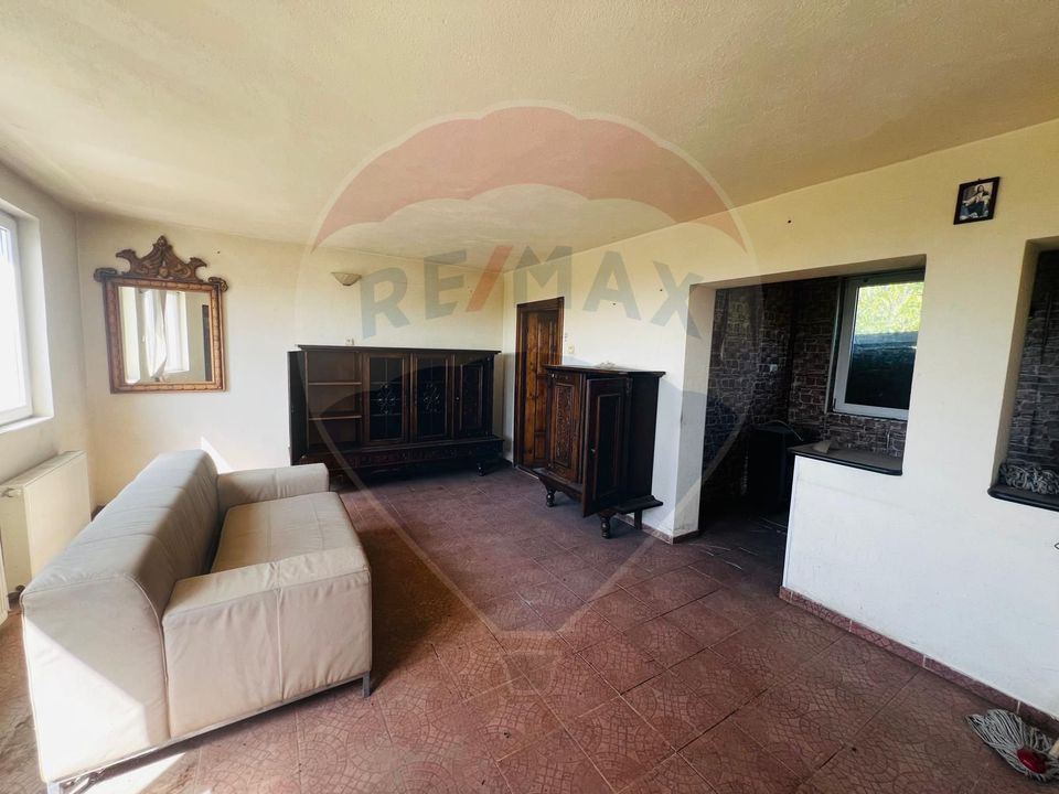 8 room House / Villa for sale