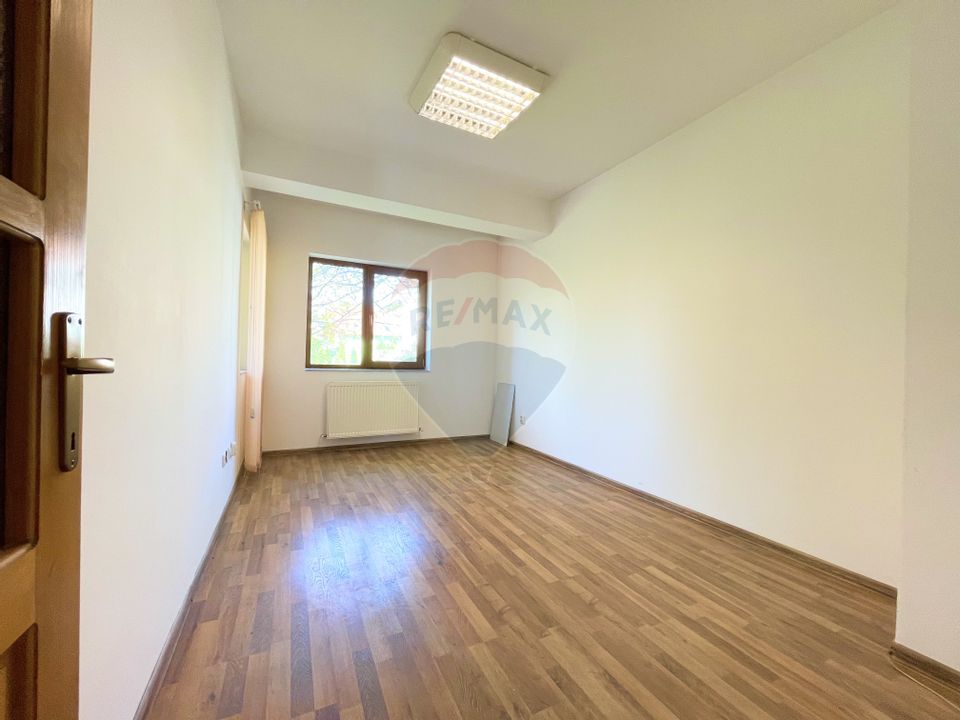 9 room House / Villa for rent, Andrei Muresanu area