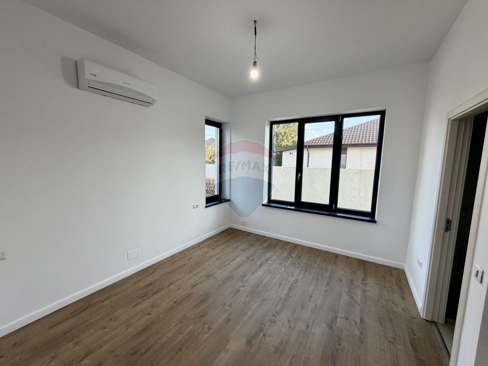 Casă / Vilă cu 4 camere de vânzare în zona Nord