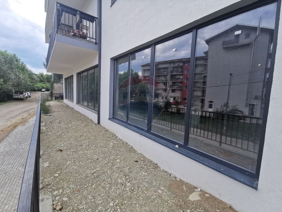 Spatiu comercial, de vanzare, 215 mp, Floresti